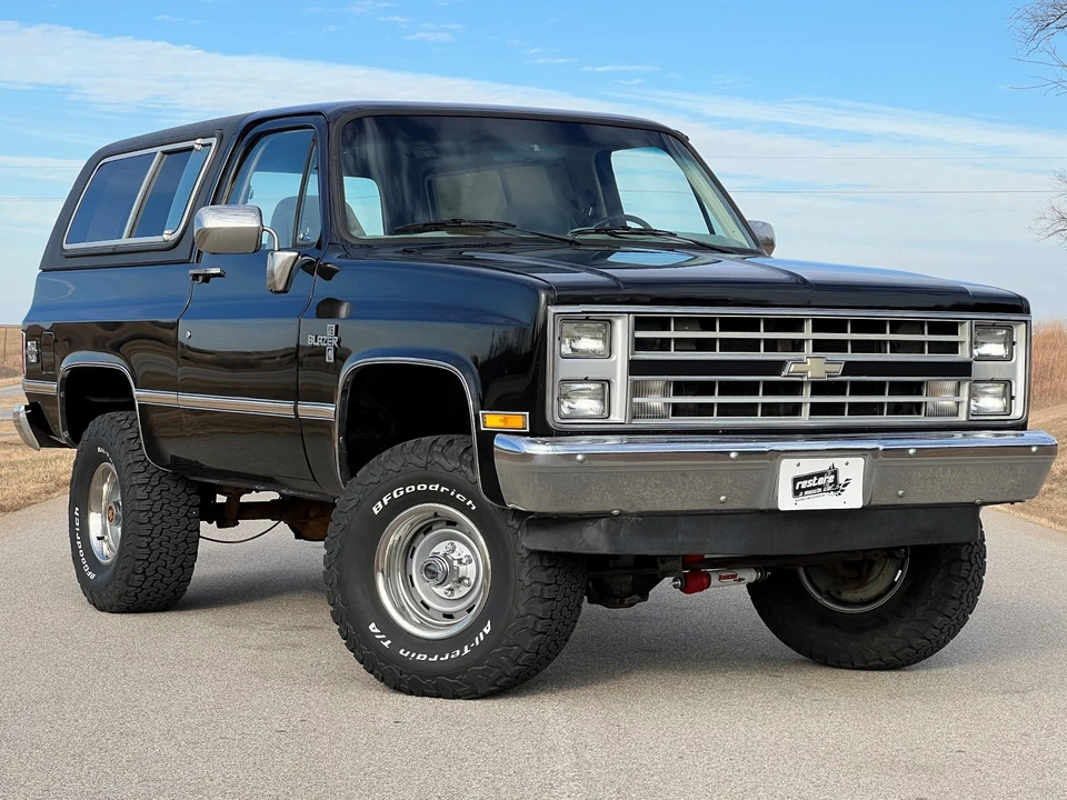 1987 Chevrolet K5 Blazer 2nd Gen - Image 2 of 21