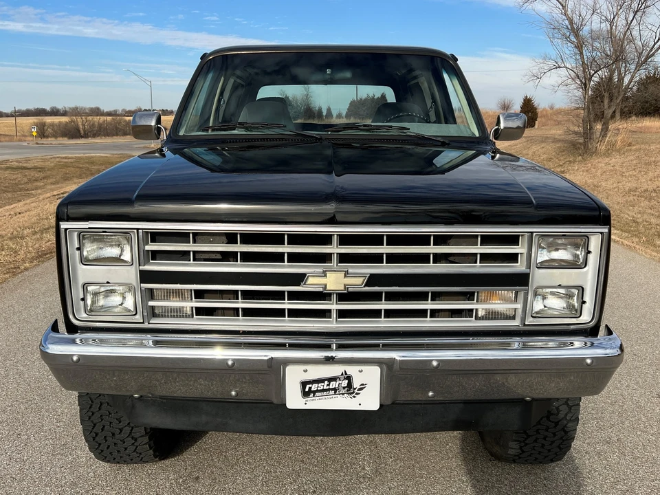 1987 Chevrolet K5 Blazer 2nd Gen - Image 3 of 21