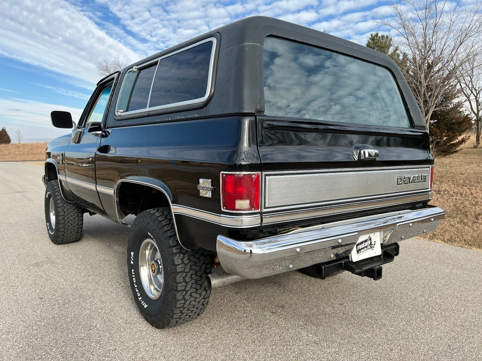 1987 Chevrolet K5 Blazer 2nd Gen - Image 5 of 21
