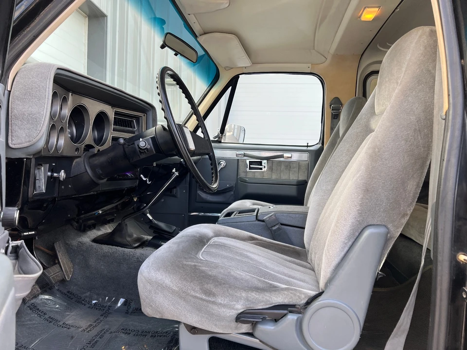 1987 Chevrolet K5 Blazer 2nd Gen - Image 10 of 21
