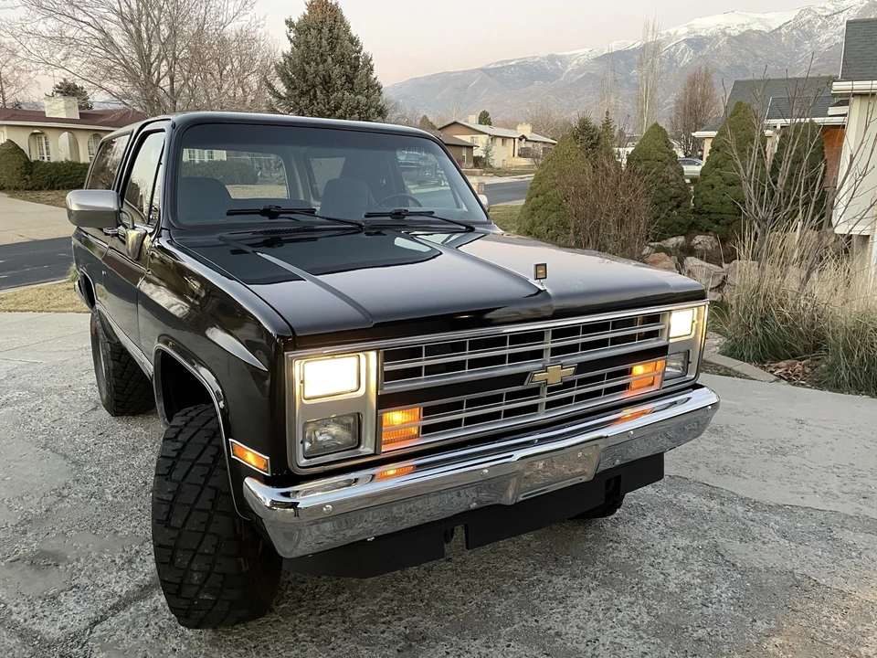 1987 Chevrolet K5 Blazer 2nd Gen - Image 2 of 21