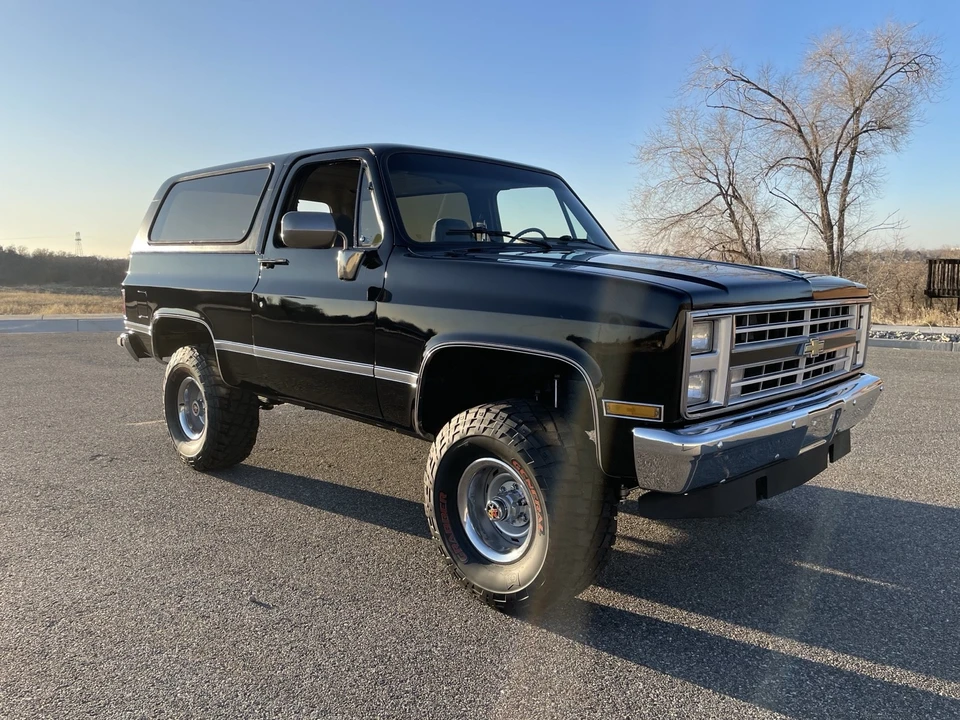 1987 Chevrolet K5 Blazer 2nd Gen - Image 11 of 21
