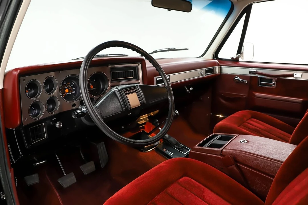 1987 Chevrolet K5 Blazer 2nd Gen - Image 2 of 21