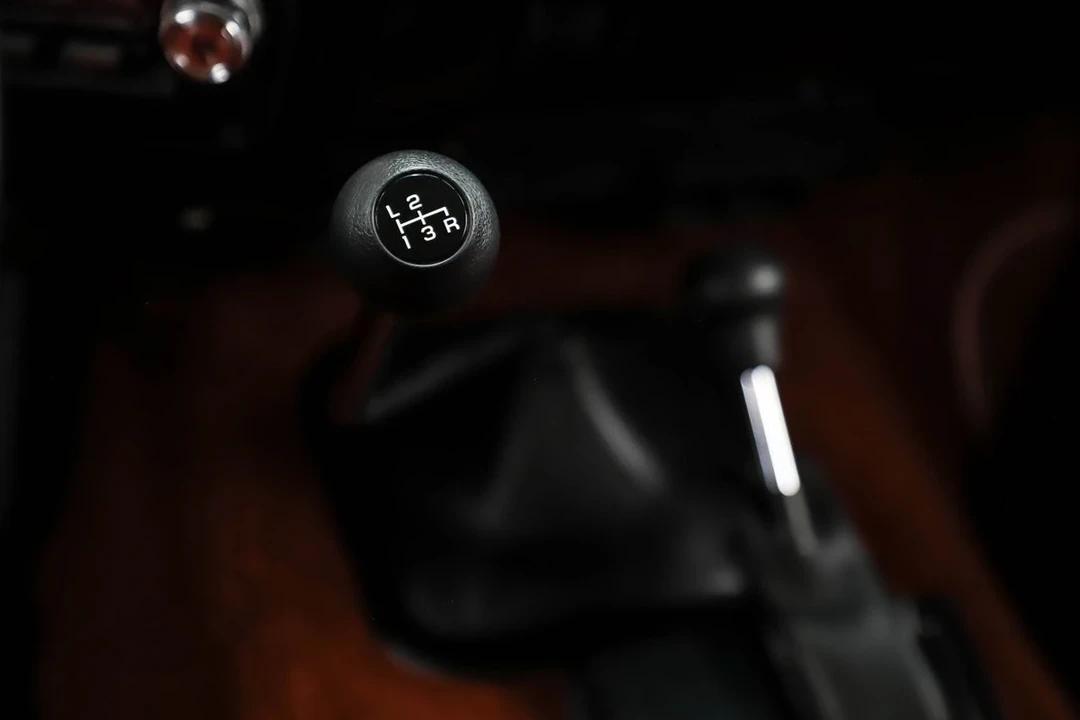 1987 Chevrolet K5 Blazer 2nd Gen - Image 4 of 12