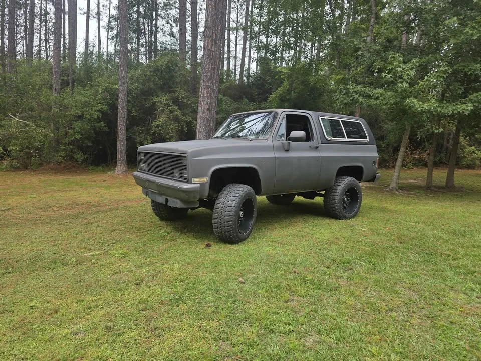 1987 Chevrolet K5 Blazer 2nd Gen - Image 2 of 19