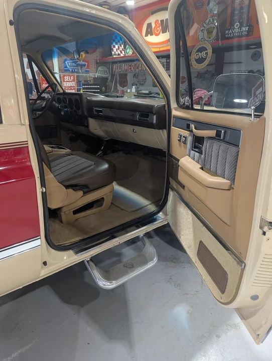 1987 Chevrolet K5 Blazer 2nd Gen - Image 11 of 19