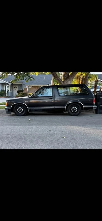 1987 Chevrolet K5 Blazer 2nd Gen - Image 3 of 11