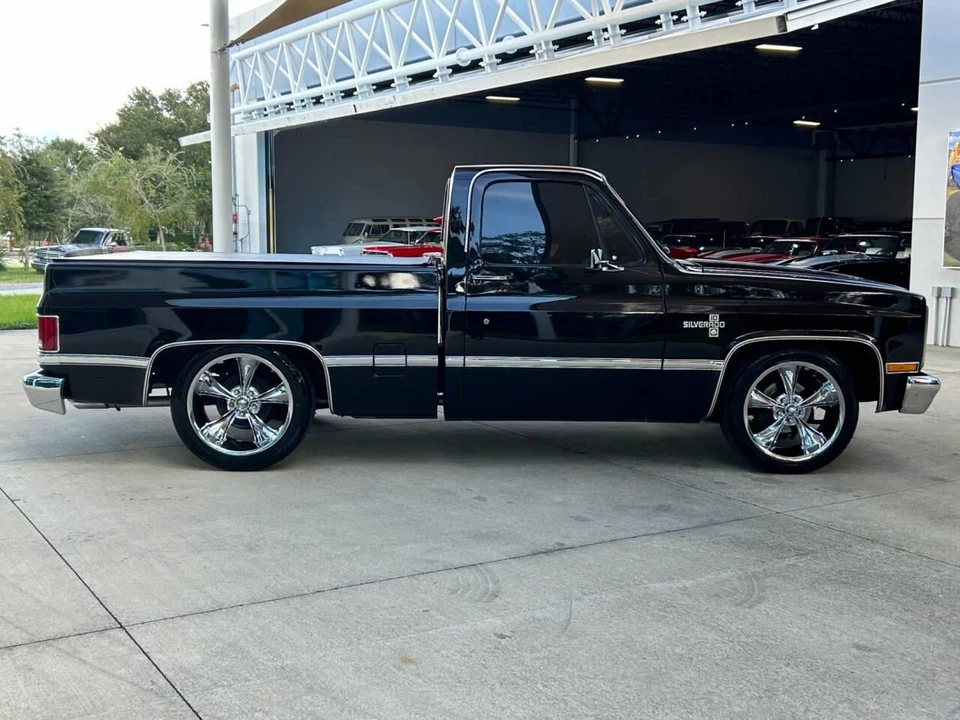 1987 Chevrolet C/K 3rd Gen - Image 4 of 31