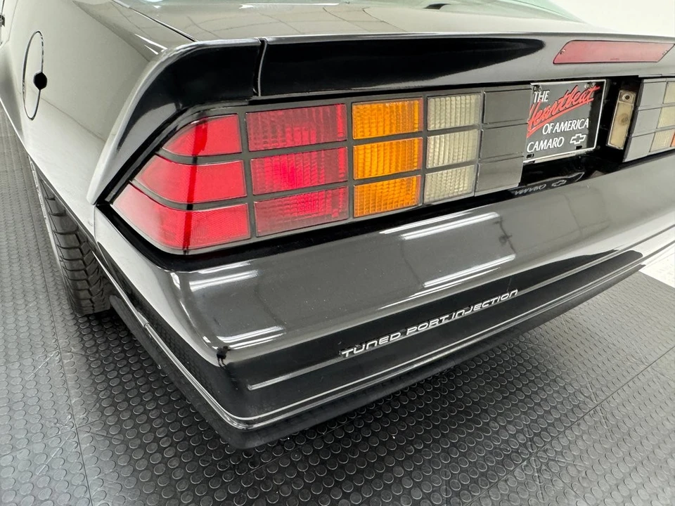 1987 Chevrolet Camaro IROC-Z & Z28 3rd Gen - Image 28 of 31