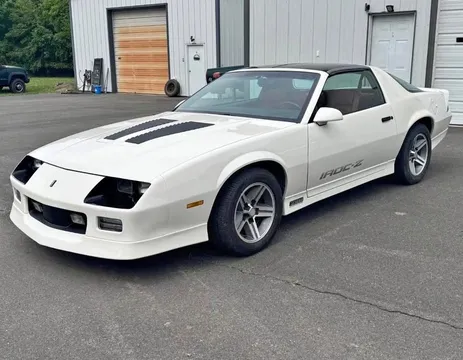 1987 Chevrolet Camaro IROC Z28 5.7 T-Tops