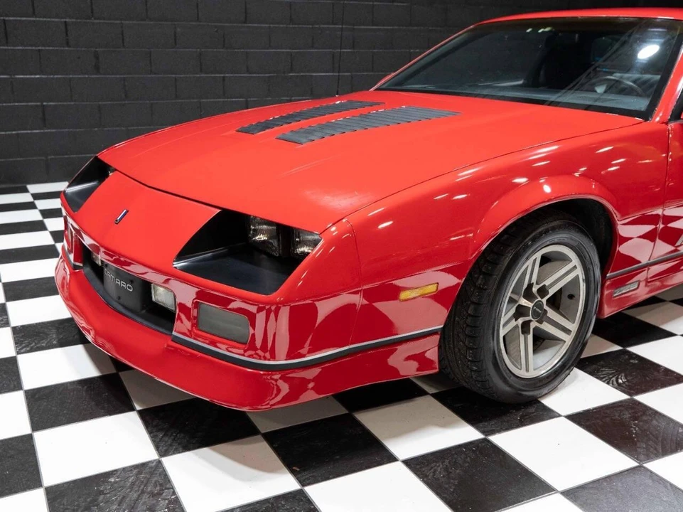1987 Chevrolet - Image 7 of 31