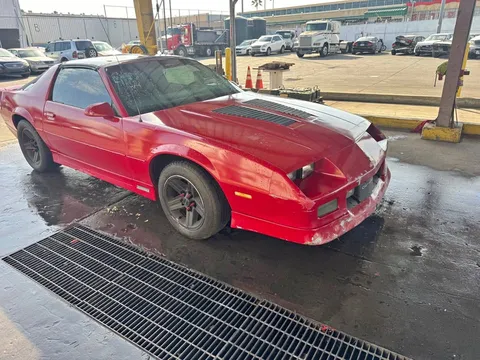 1987 Chevrolet Camaro Z-28 IROC 5.7 Tune-port