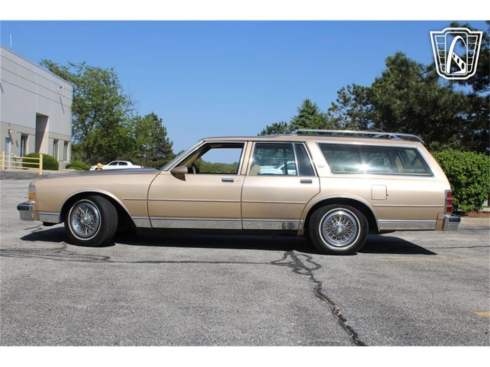 1987 Chevrolet Caprice - Image 24 of 31