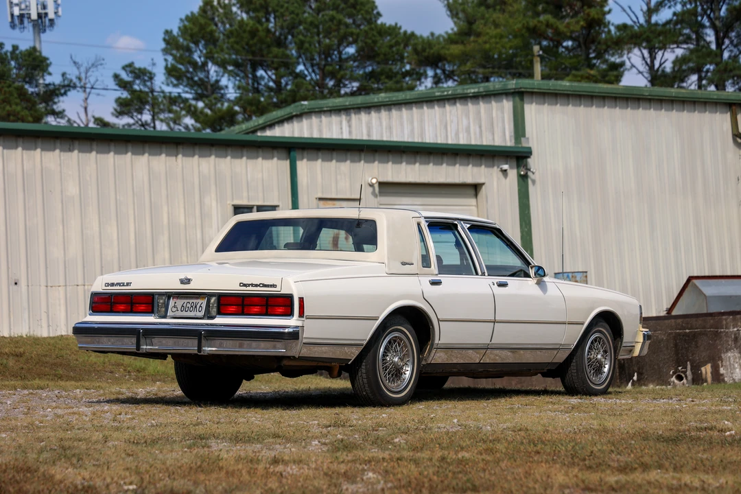 1987 Chevrolet Caprice - Image 9 of 31