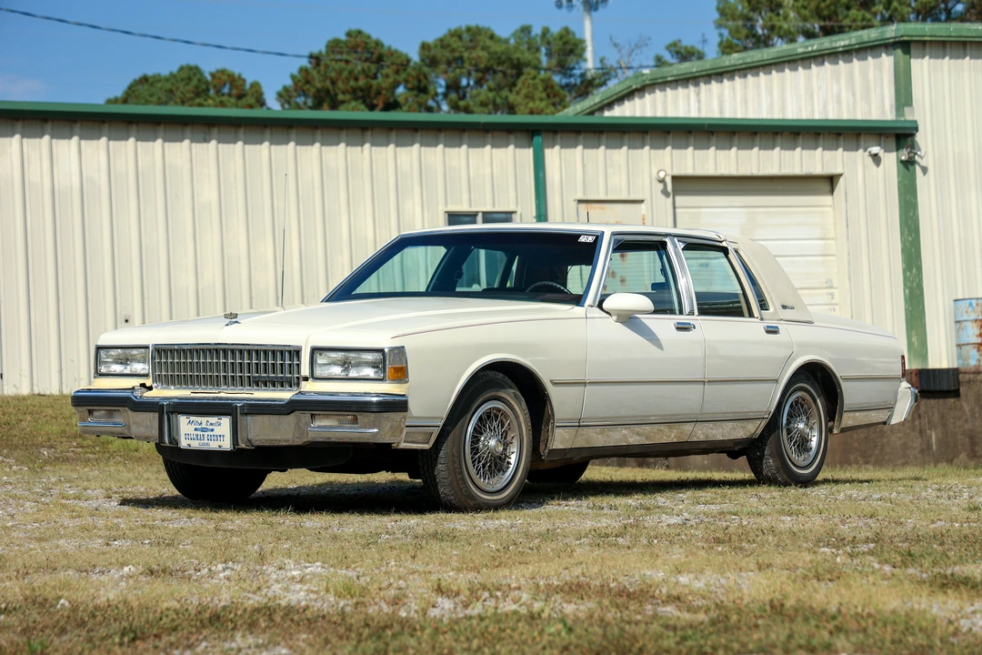 1987 Chevrolet Caprice - Image 4 of 31
