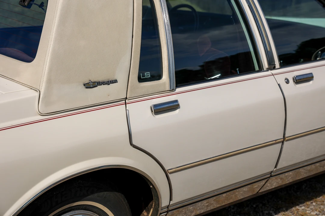 1987 Chevrolet Caprice - Image 16 of 31