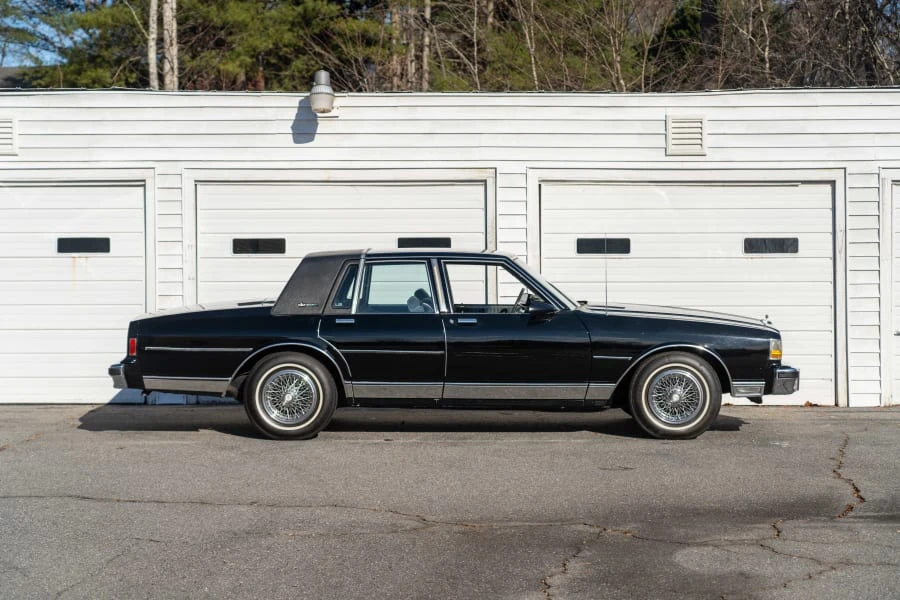 1987 Chevrolet Caprice - Image 2 of 15