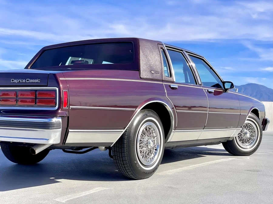 1987 Chevrolet Caprice - Image 18 of 31