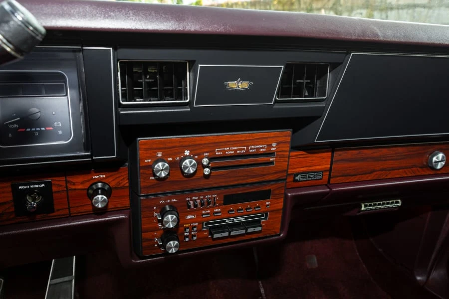 1987 Chevrolet Caprice - Image 17 of 31