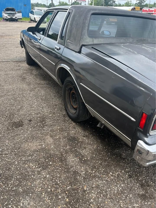 1987 Chevrolet Caprice - Image 2 of 5