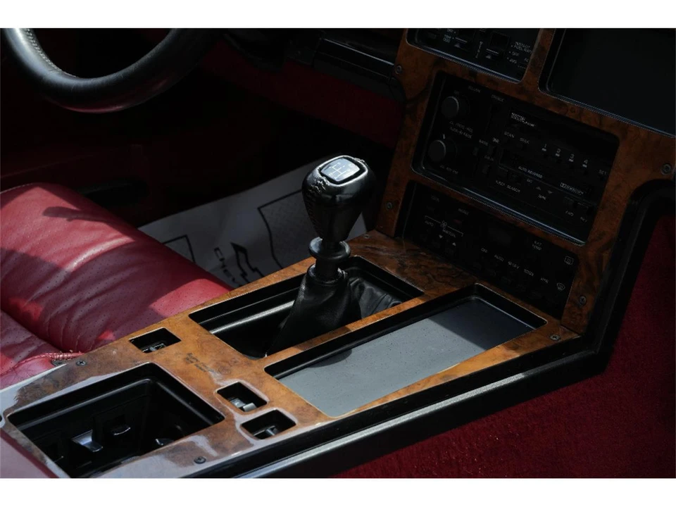 1987 Chevrolet Corvette C4 - Image 11 of 20