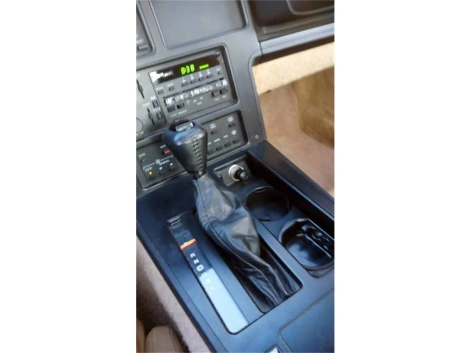 1987 Chevrolet Corvette C4 - Image 8 of 12