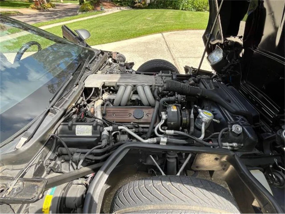 1987 Chevrolet Corvette C4 - Image 18 of 24