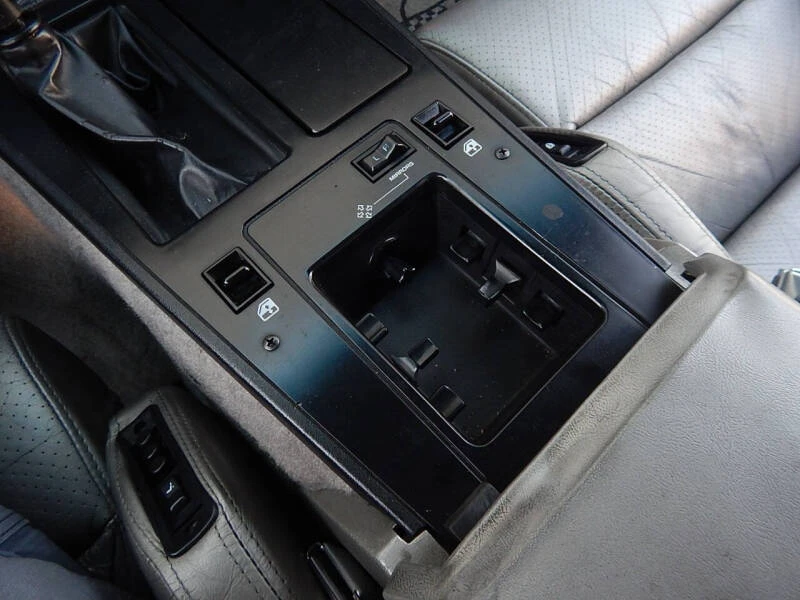 1987 Chevrolet Corvette C4 - Image 21 of 31