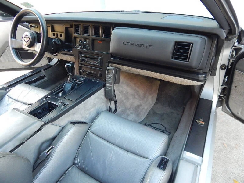 1987 Chevrolet Corvette C4 - Image 28 of 31
