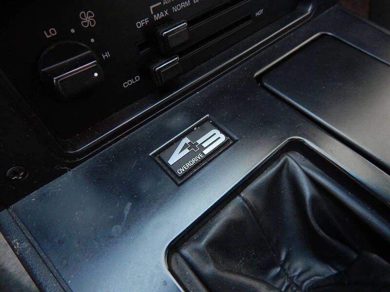 1987 Chevrolet Corvette C4 - Image 20 of 31