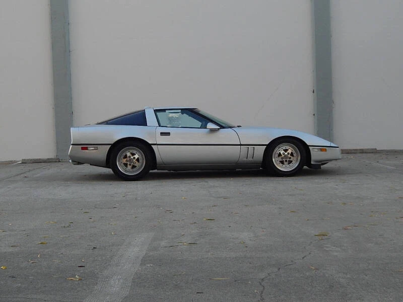 1987 Chevrolet Corvette C4 - Image 9 of 31
