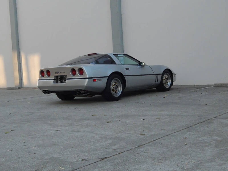 1987 Chevrolet Corvette C4 - Image 8 of 31