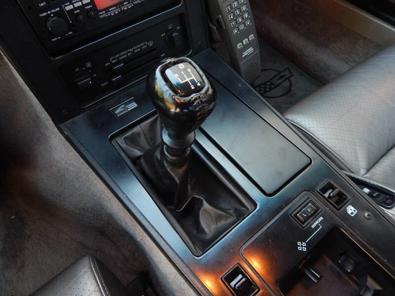 1987 Chevrolet Corvette C4 - Image 25 of 31