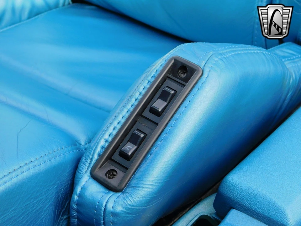 1987 Chevrolet Corvette C4 - Image 18 of 21