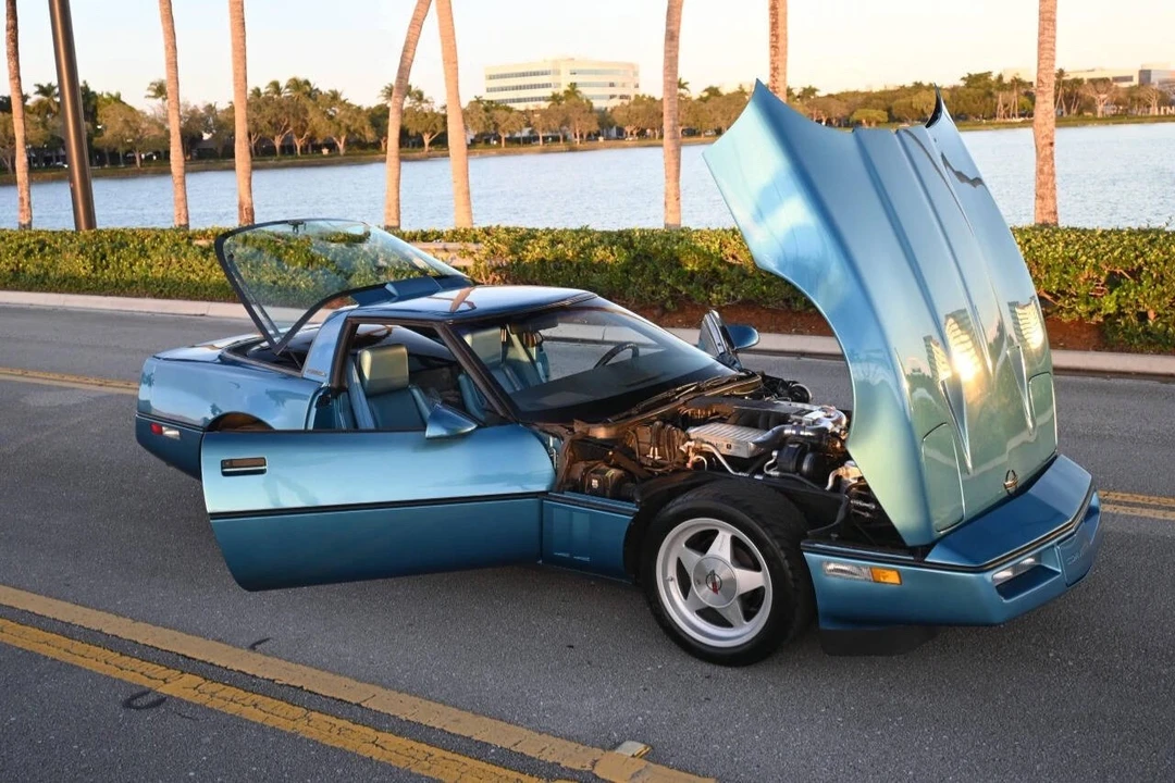 1987 Chevrolet Corvette C4 - Image 10 of 18