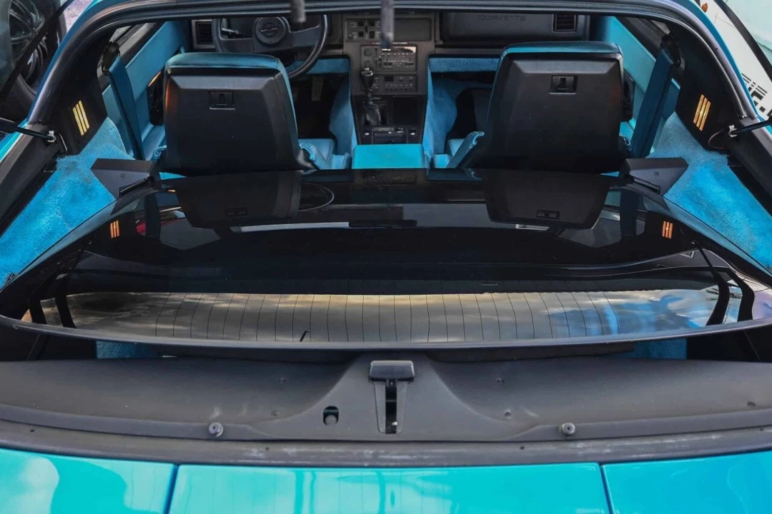 1987 Chevrolet Corvette C4 - Image 18 of 18
