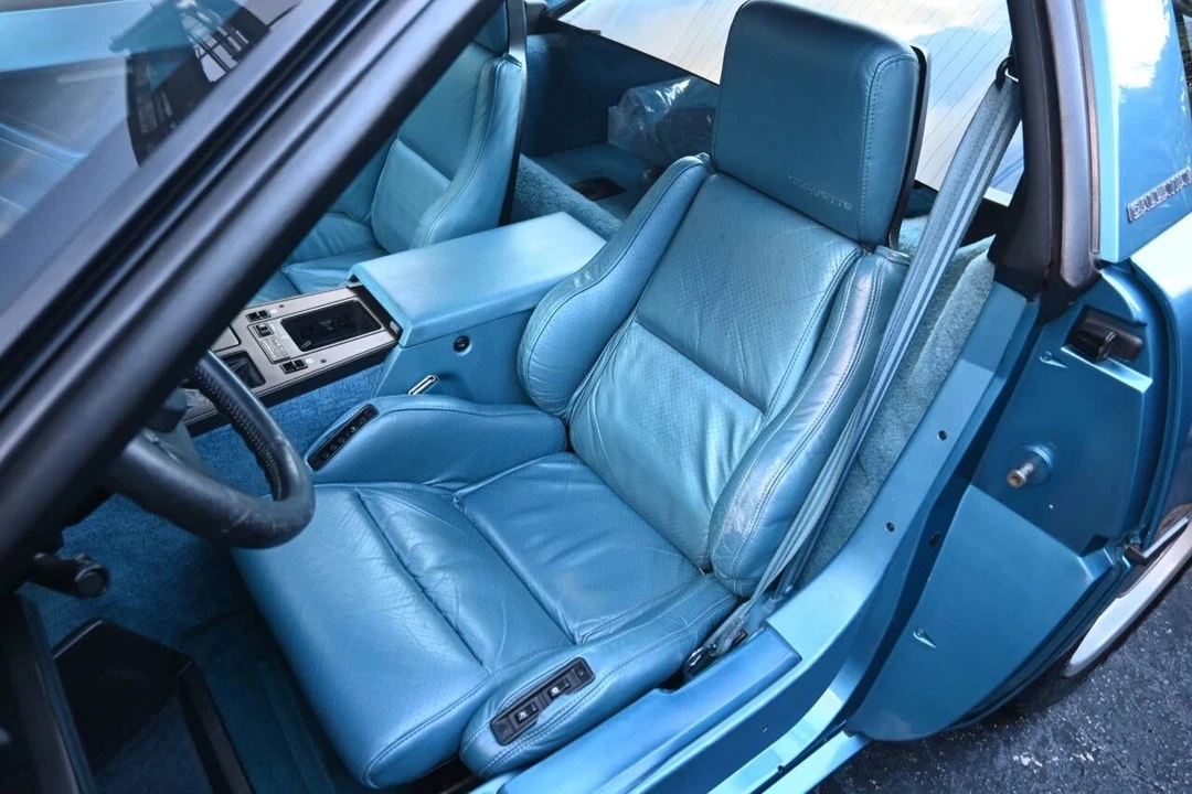 1987 Chevrolet Corvette C4 - Image 14 of 18
