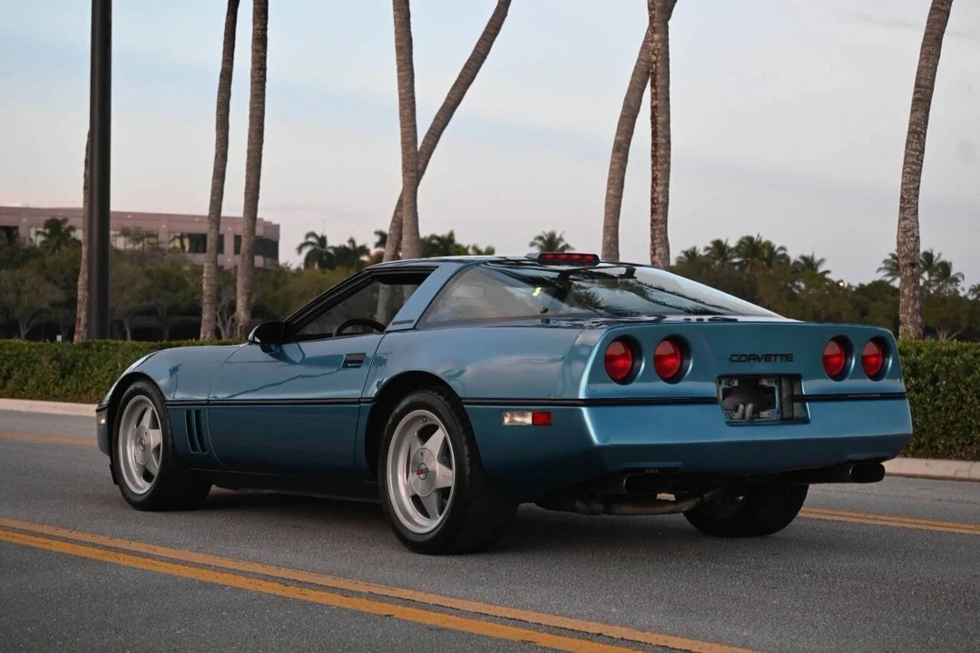 1987 Chevrolet Corvette C4 - Image 8 of 18