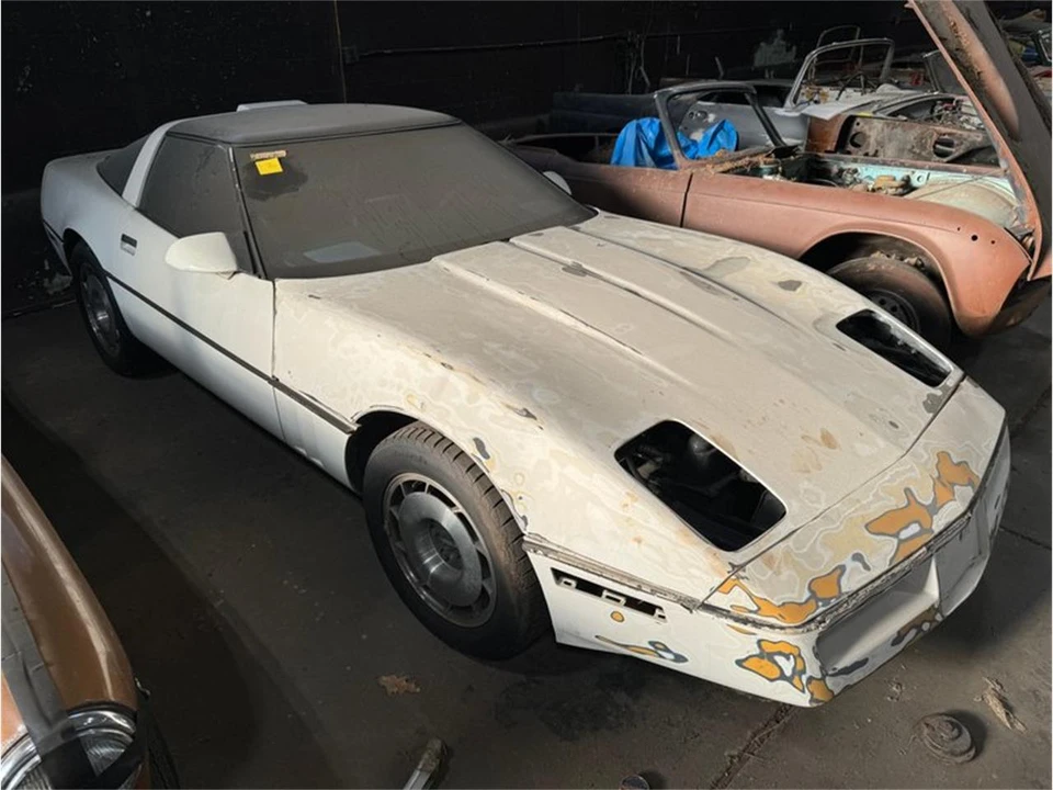 1987 Chevrolet Corvette C4 - Image 2 of 8