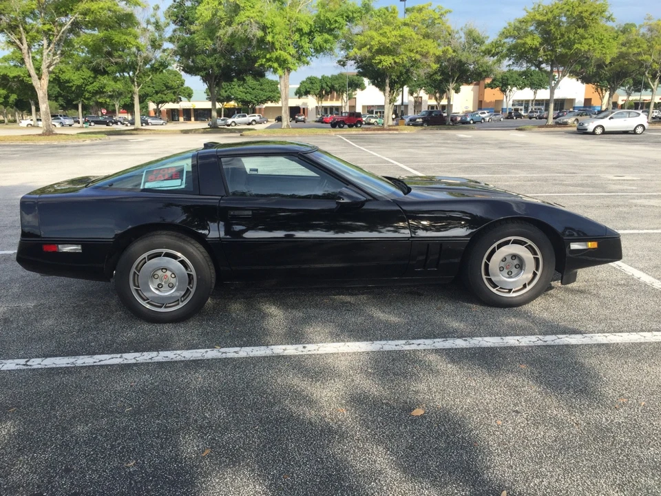 1987 Chevrolet Corvette C4 - Image 25 of 31