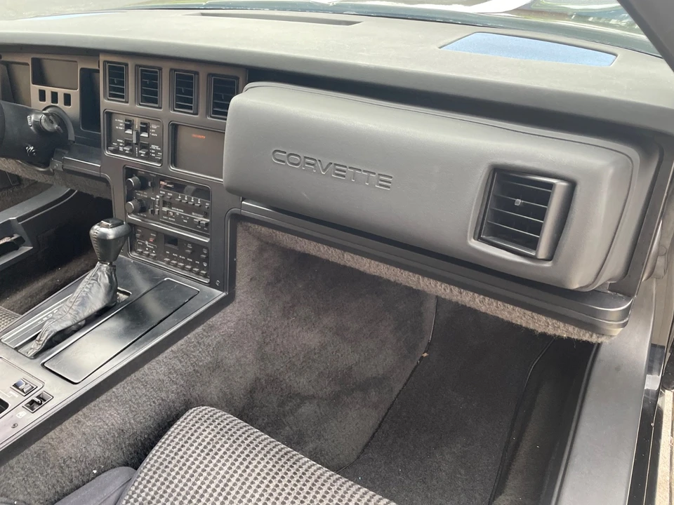 1987 Chevrolet Corvette C4 - Image 20 of 31