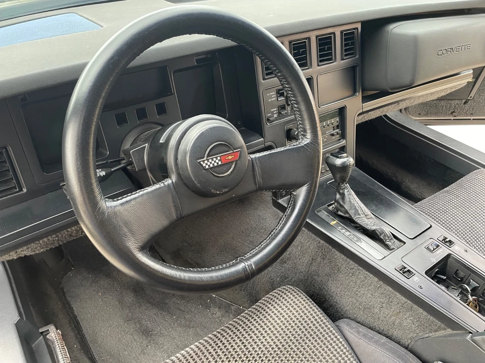 1987 Chevrolet Corvette C4 - Image 16 of 31