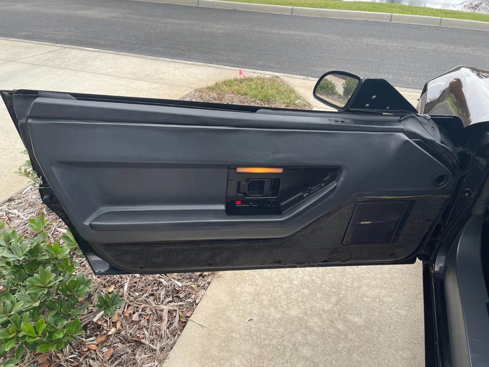 1987 Chevrolet Corvette C4 - Image 19 of 31