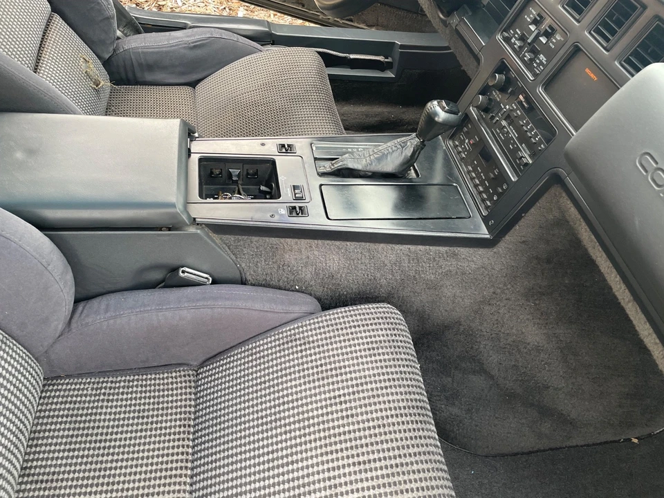 1987 Chevrolet Corvette C4 - Image 21 of 31