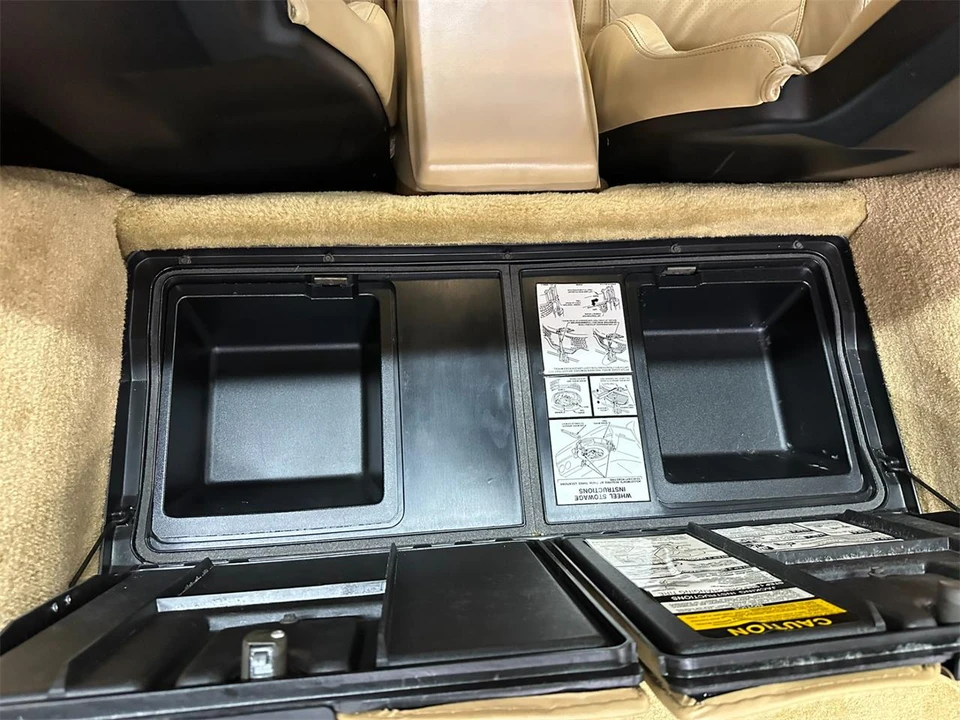 1987 Chevrolet Corvette C4 - Image 29 of 31