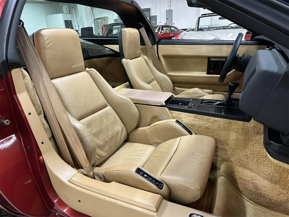 1987 Chevrolet Corvette C4 - Image 27 of 31