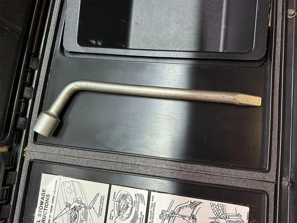 1987 Chevrolet Corvette C4 - Image 31 of 31