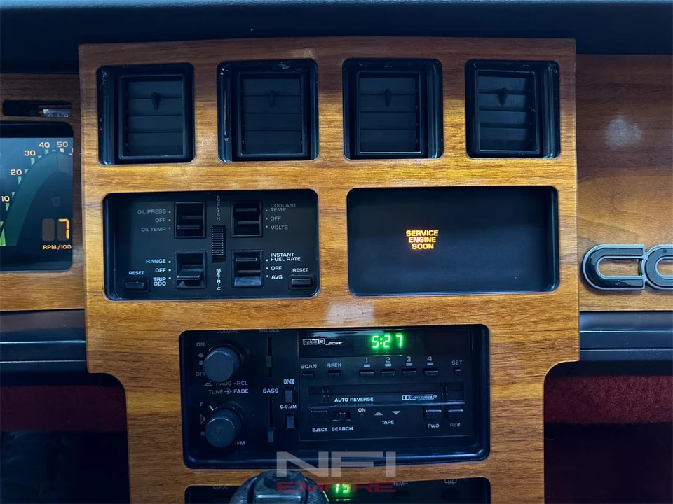 1987 Chevrolet Corvette C4 - Image 27 of 31