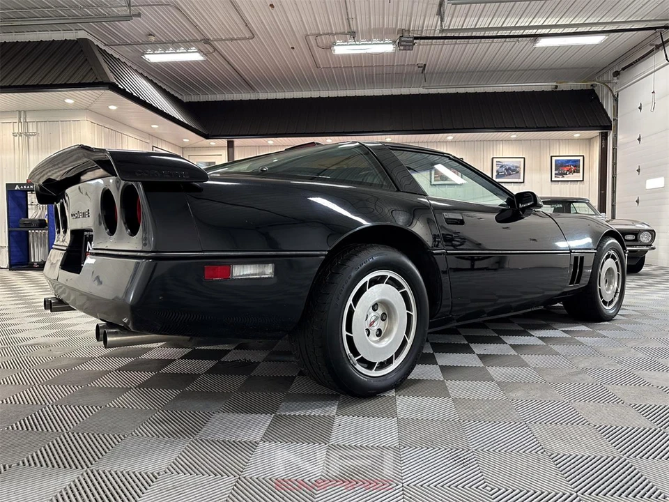 1987 Chevrolet Corvette C4 - Image 19 of 31