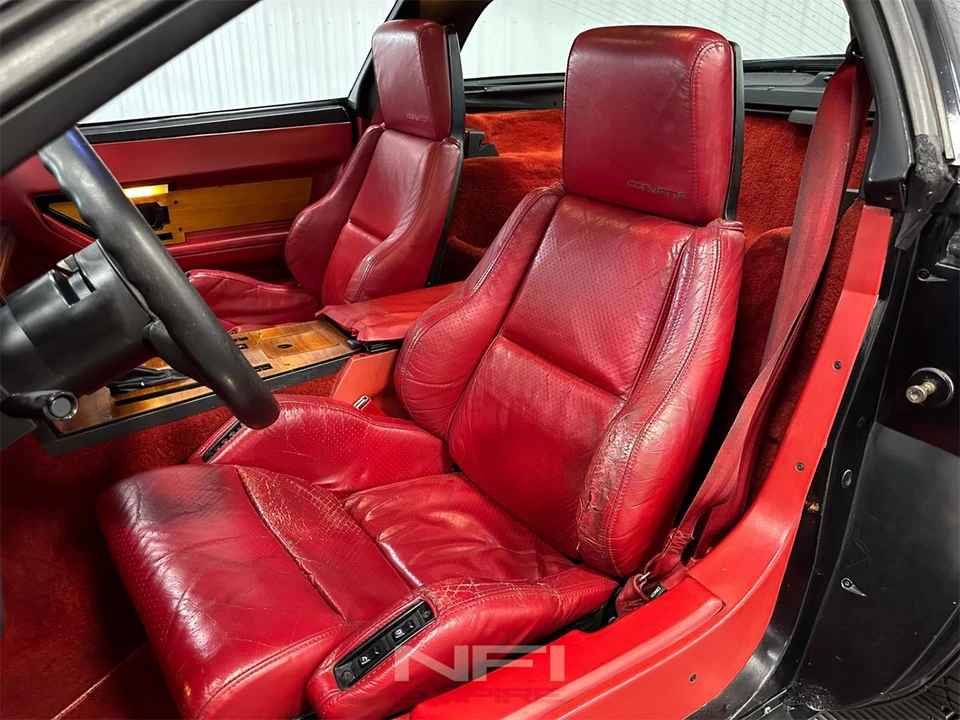 1987 Chevrolet Corvette C4 - Image 24 of 31